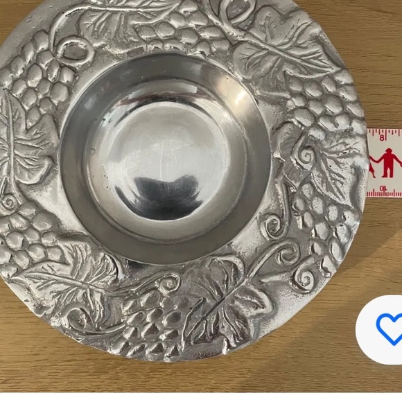 Hecho in Mexico Grapevine patterned silver dish. Size 7”. - Picture 3 of 5